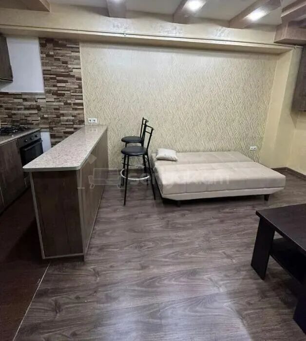 2 Սենյականոց Բնակարան, 43քմ, 2/9 հարկ, Կապիտալ Վերանորոգված