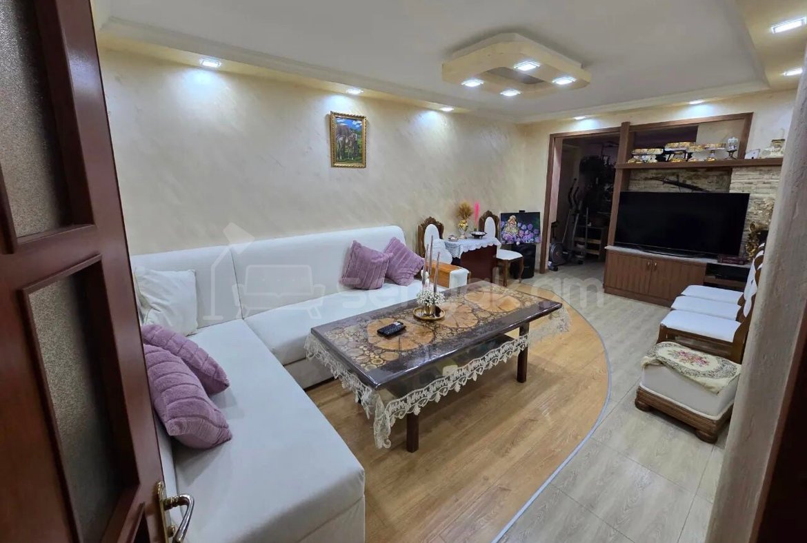 4 Սենյականոց Բնակարան Քարե Շենքում, 91քմ, 1/4 հարկ, Կապիտալ Վերանորոգված