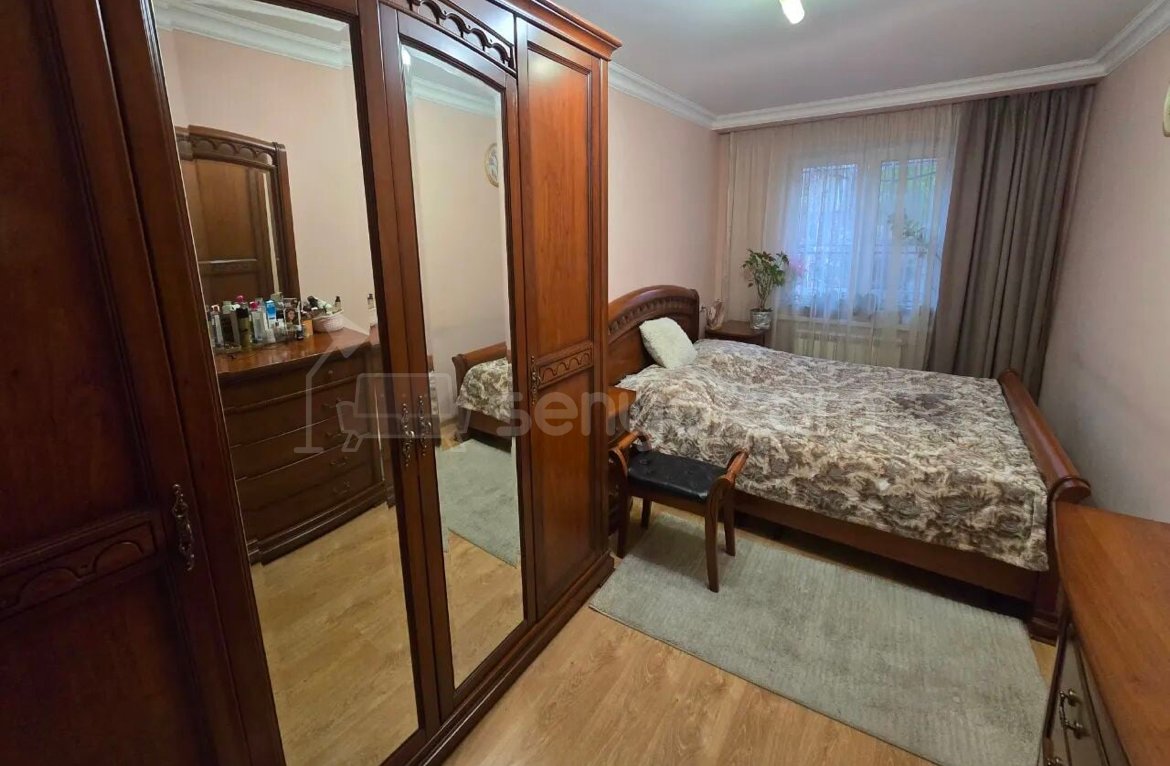 4 Սենյականոց Բնակարան Քարե Շենքում, 91քմ, 1/4 հարկ, Կապիտալ Վերանորոգված