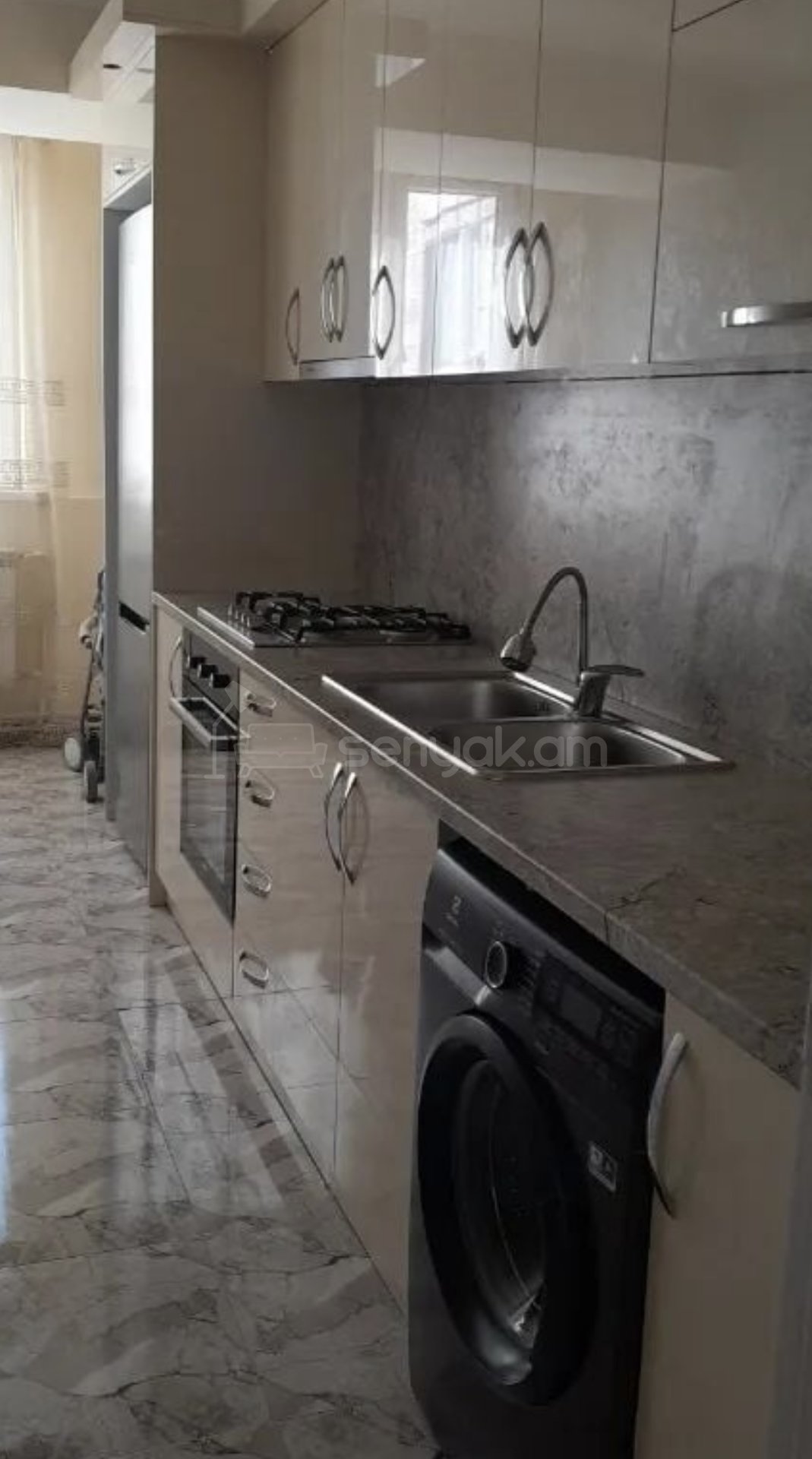3 Սենյականոց Բնակարան, 80քմ, 5/9 հարկ, Կապիտալ Վերանորոգված