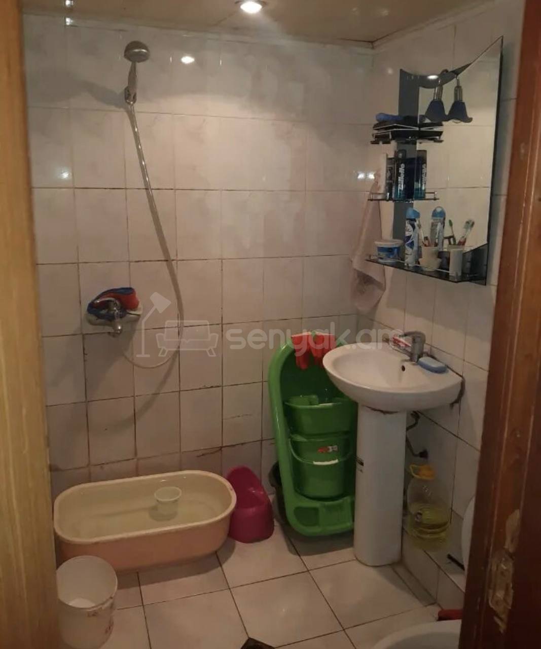 3 Սենյականոց Բնակարան Քարե Շենքում, 54քմ, 3/4 հարկ, Պետական Վիճակում