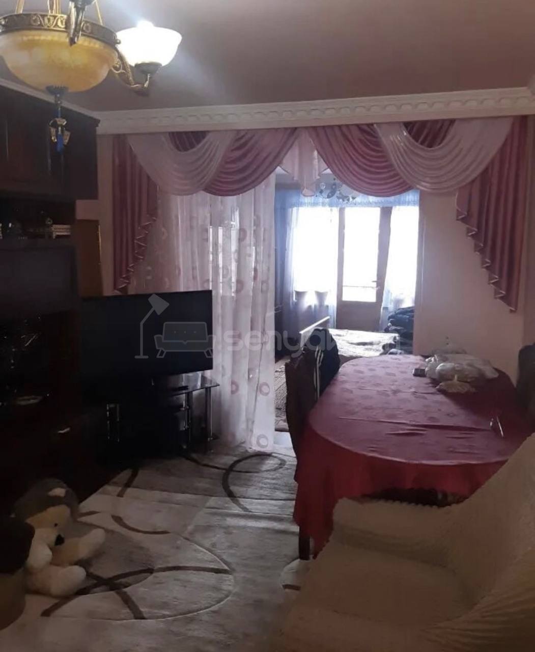 3 Սենյականոց Բնակարան Քարե Շենքում, 54քմ, 3/4 հարկ, Պետական Վիճակում