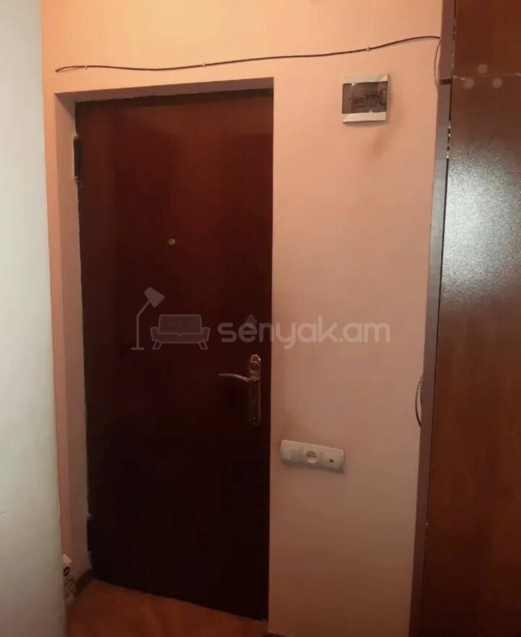 3 Սենյականոց Բնակարան Քարե Շենքում, 54քմ, 3/4 հարկ, Պետական Վիճակում