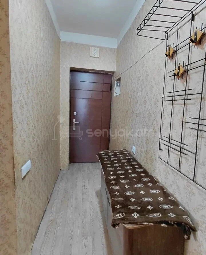2 Սենյականոց Բնակարան Քարե Շենքում, 53քմ, 2/4 հարկ, Նորմալ Վիճակում