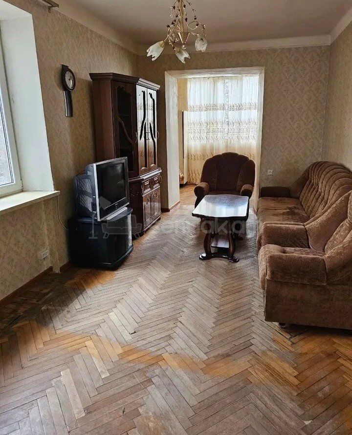 2 Սենյականոց Բնակարան Քարե Շենքում, 53քմ, 2/4 հարկ, Նորմալ Վիճակում