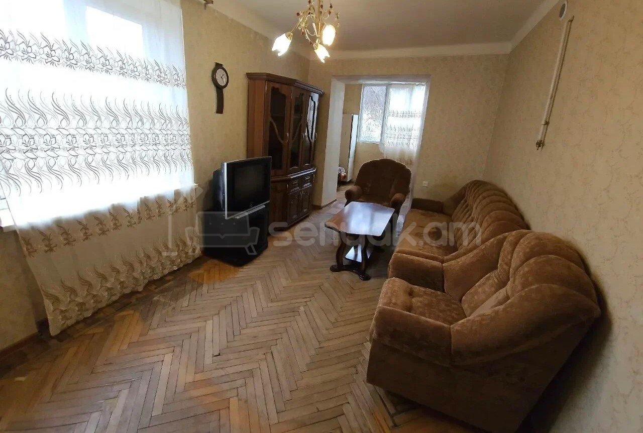 2 Սենյականոց Բնակարան Քարե Շենքում, 53քմ, 2/4 հարկ, Նորմալ Վիճակում
