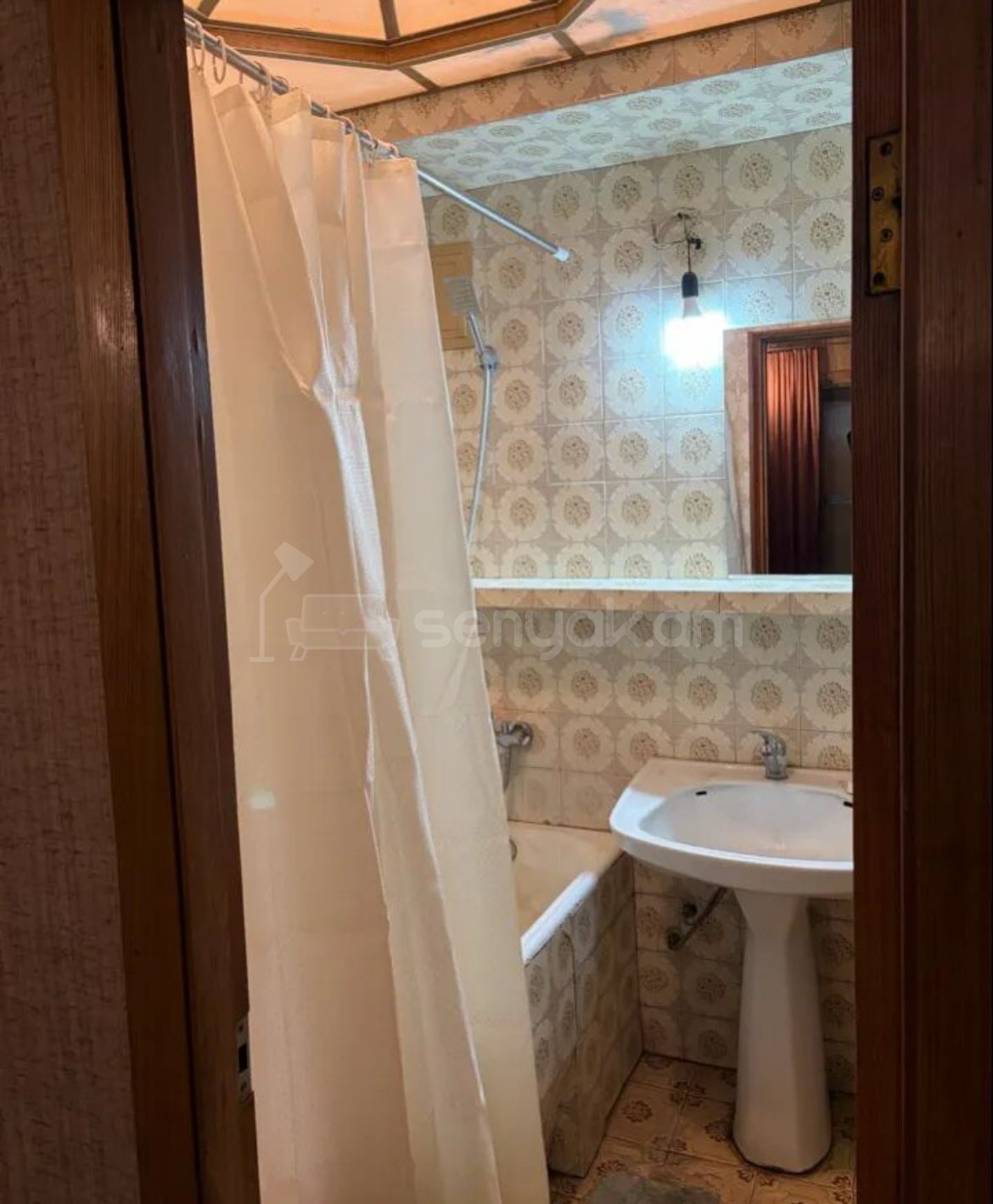 2 Սենյականոց Բնակարան, 80քմ, 3/9 հարկ, Պետական Վիճակում, Կահավորված