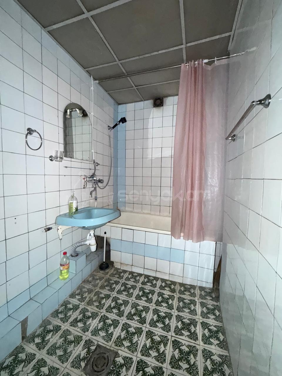 2 Սենյականոց Բնակարան, 62քմ, 1/9 հարկ, Պետական Վիճակում