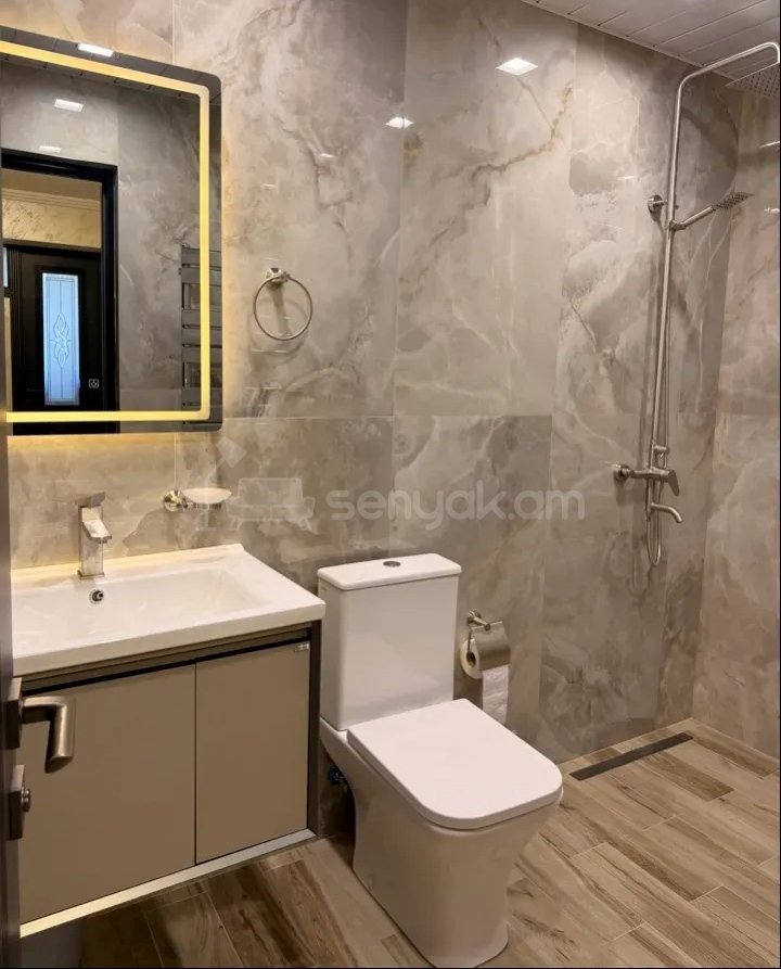 2 Սենյականոց Բնակարան Քարե Շենքում, 33քմ, 2/5 հարկ, Դիզայներական Վերանորոգված