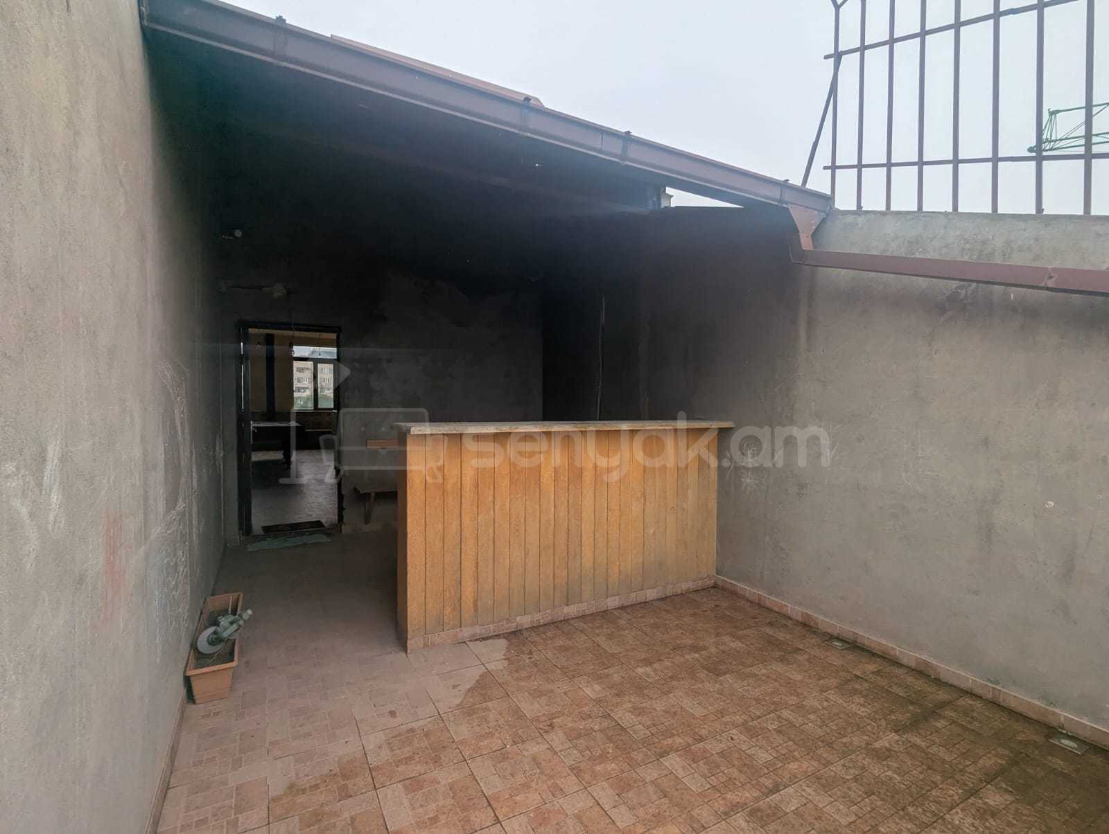 4 Սենյականոց Բնակարան Քարե Շենքում, 235քմ, 5/6 հարկ, Կապիտալ Վերանորոգված, Կահավորված, Արևկող