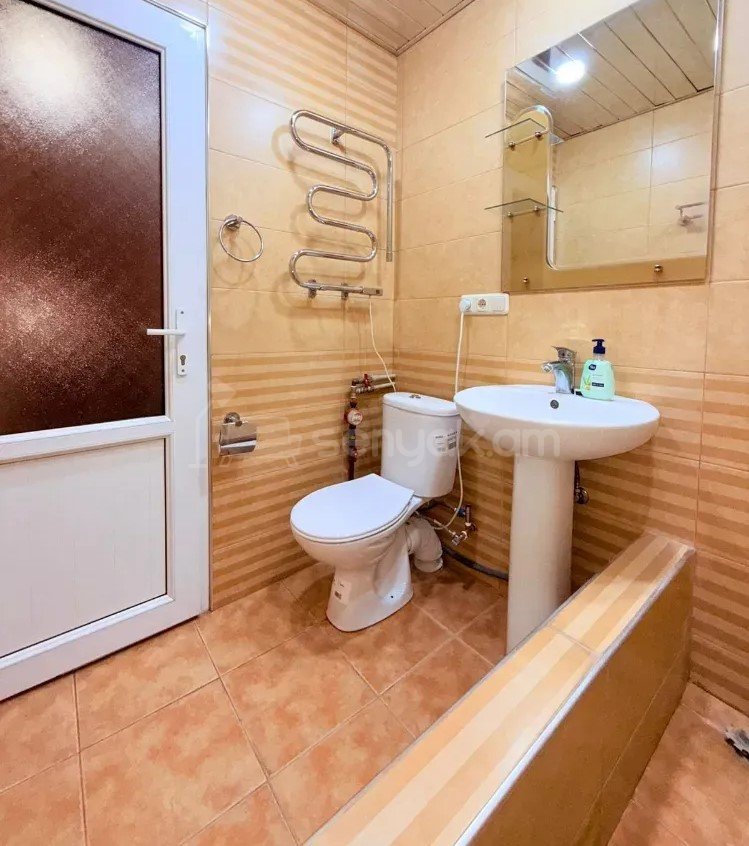 1 Սենյականոց Բնակարան Քարե Շենքում, 29քմ, 5/5 հարկ, Կապիտալ Վերանորոգված
