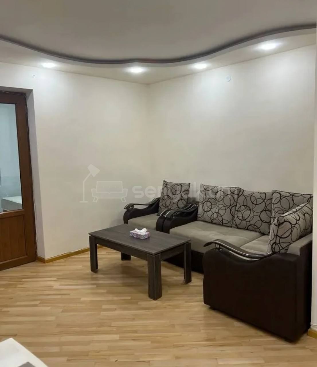 2 Սենյականոց Բնակարան Քարե Շենքում, 41քմ, 2/5 հարկ, Կապիտալ Վերանորոգված, Կահավորված