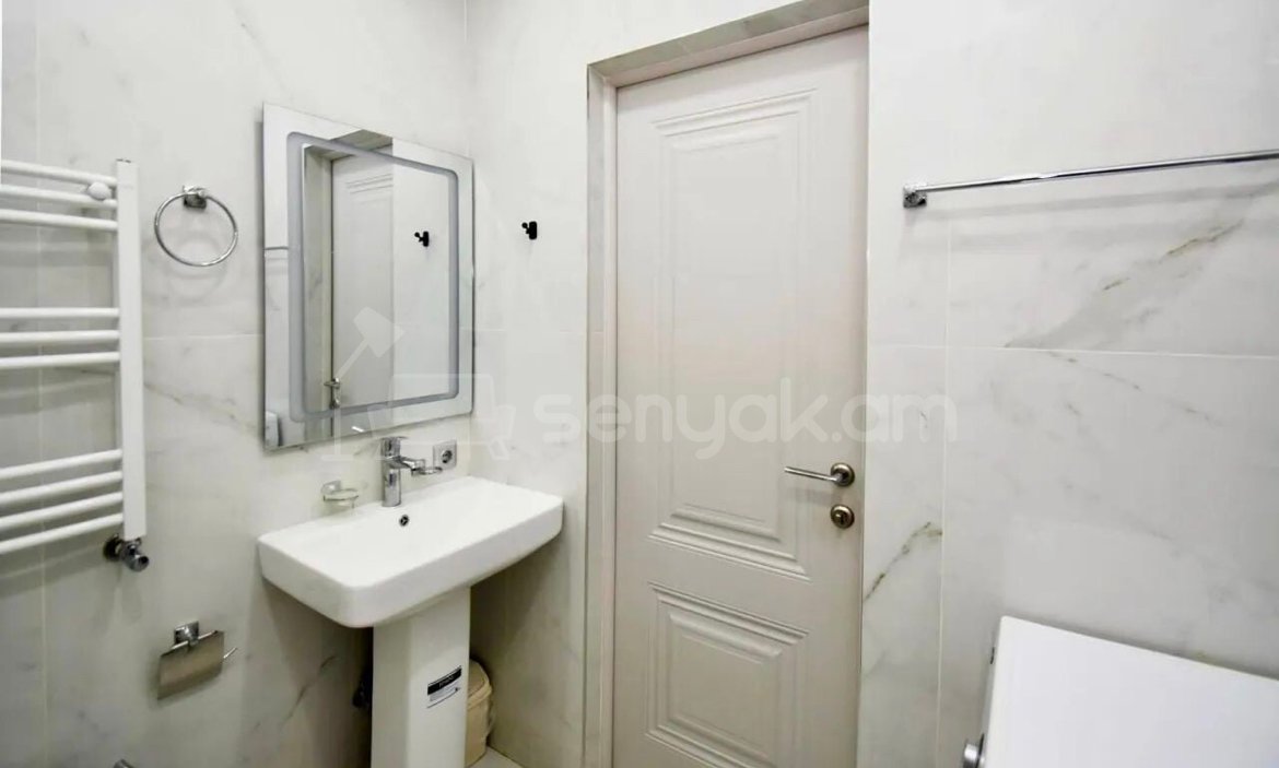 3 Սենյականոց Բնակարան Նորակառույցում, 63քմ, 3/8 հարկ, Կապիտալ Վերանորոգված