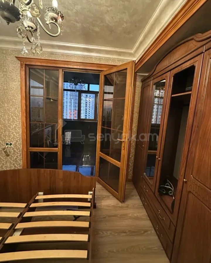 4 Սենյականոց Բնակարան, 90քմ, 7/14 հարկ, Նորմալ Վիճակում, Կահավորված