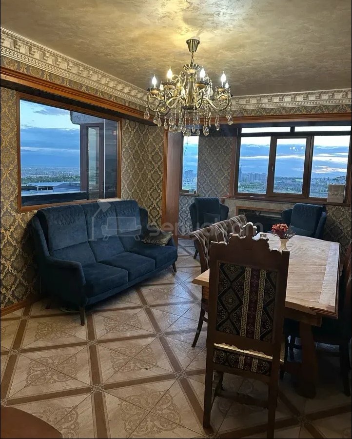 4 Սենյականոց Բնակարան, 90քմ, 7/14 հարկ, Նորմալ Վիճակում, Կահավորված