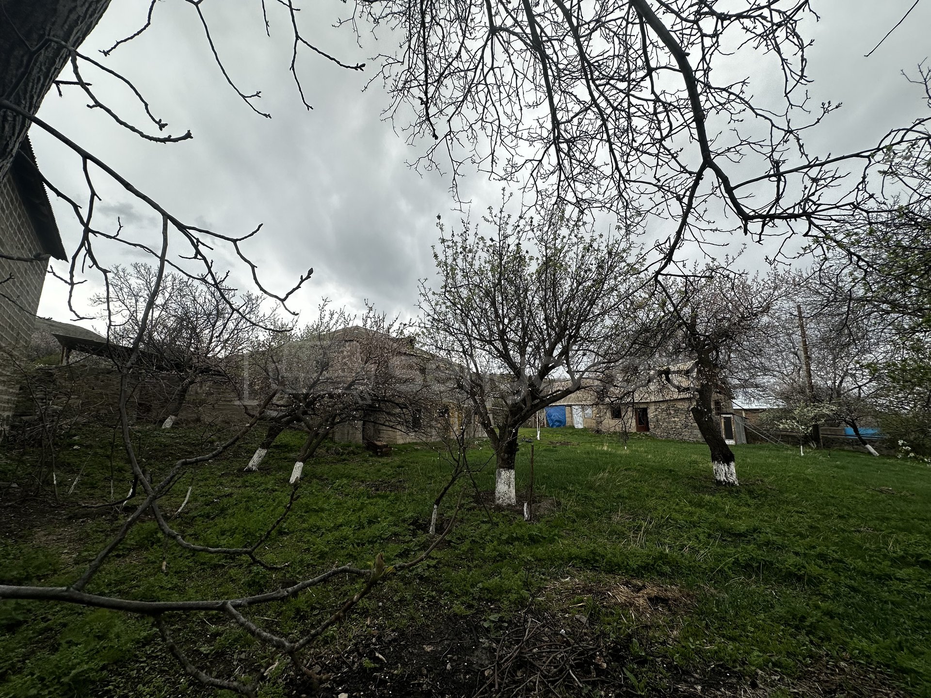 Բնակելի Նշանակության Հողատարածք, 1980քմ, Խմելու Ջրով, Էլեկտրականությամբ, Պարսպապատ