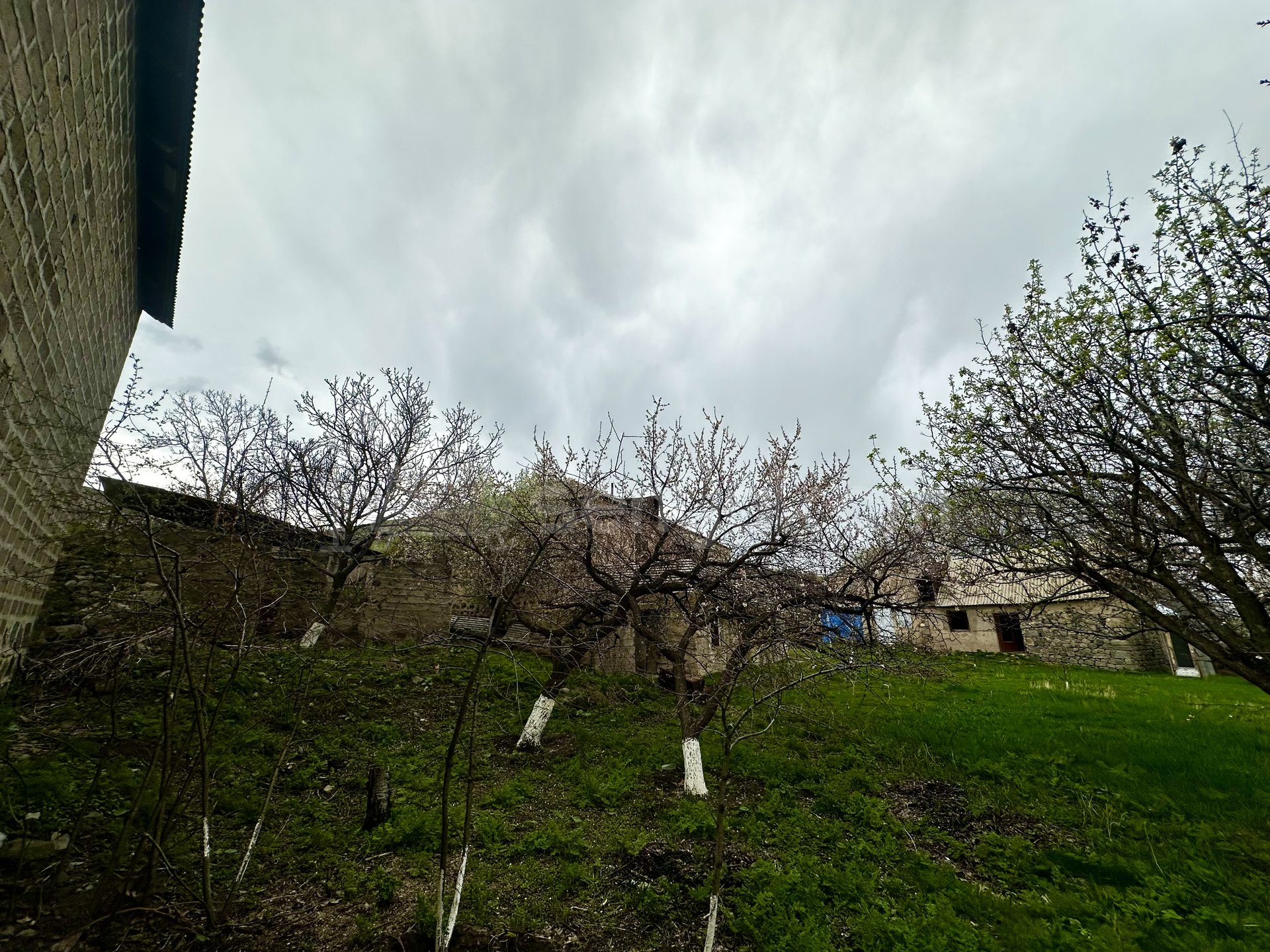 Բնակելի Նշանակության Հողատարածք, 1980քմ, Խմելու Ջրով, Էլեկտրականությամբ, Պարսպապատ