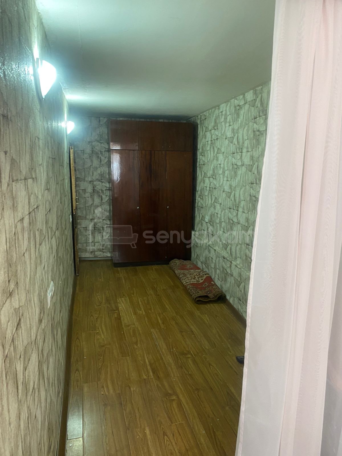 1 Սենյականոց Բնակարան Քարե Շենքում, 25քմ, 1/5 հարկ, Կոսմետիկ Վերանորոգված, Կահավորված