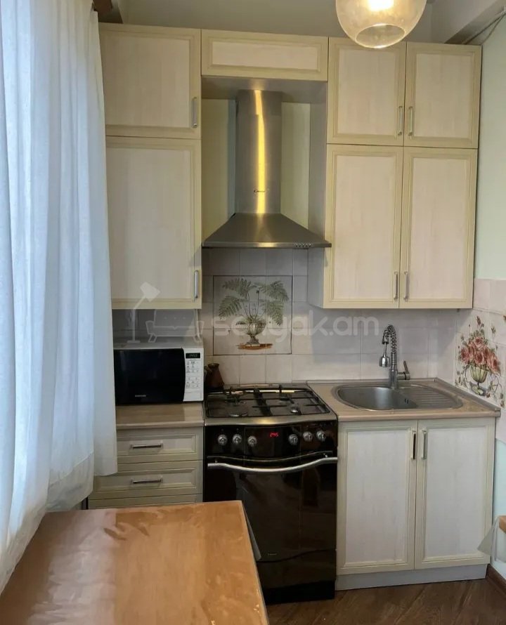 2 Սենյականոց Բնակարան Քարե Շենքում, 54քմ, 6/9 հարկ, Կապիտալ Վերանորոգված, Կահավորված
