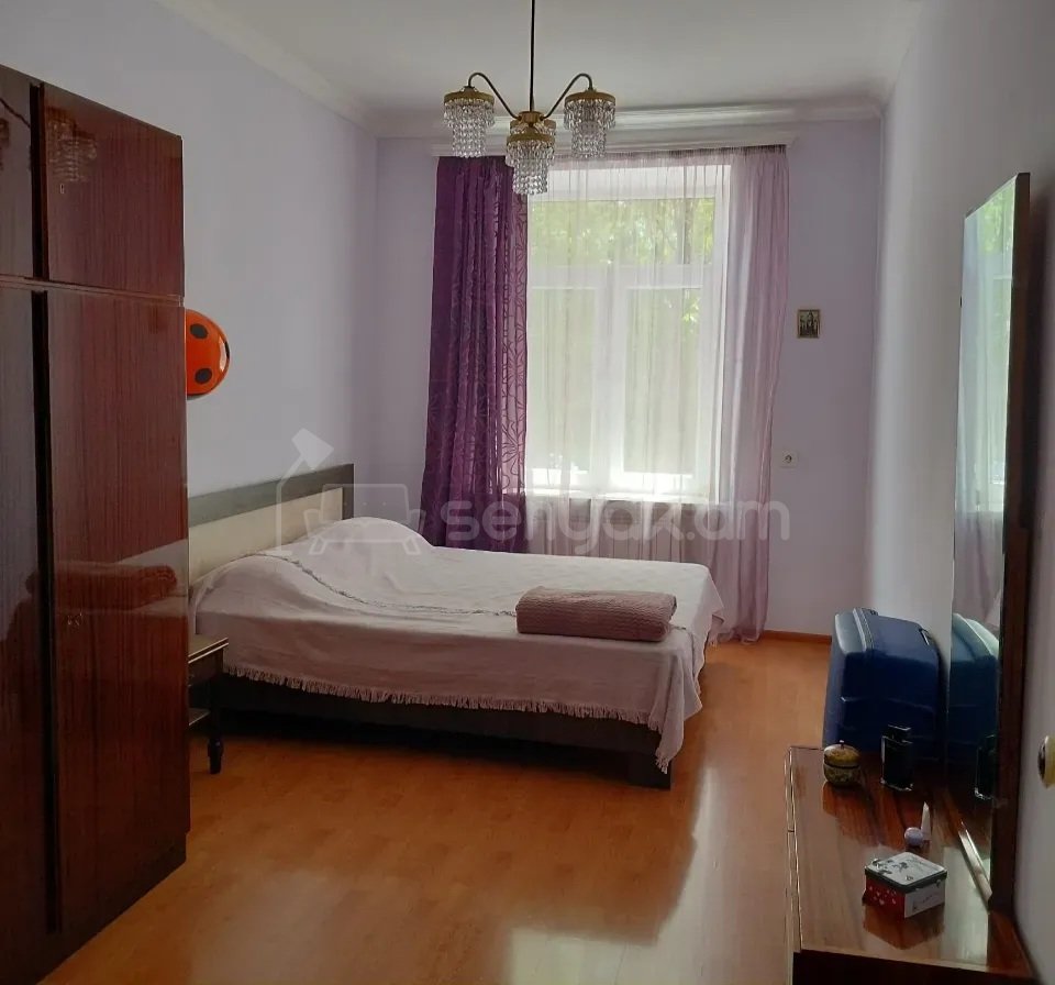 2 Սենյականոց Բնակարան Քարե Շենքում, 72քմ, 2/5 հարկ, Կապիտալ Վերանորոգված, Կահավորված