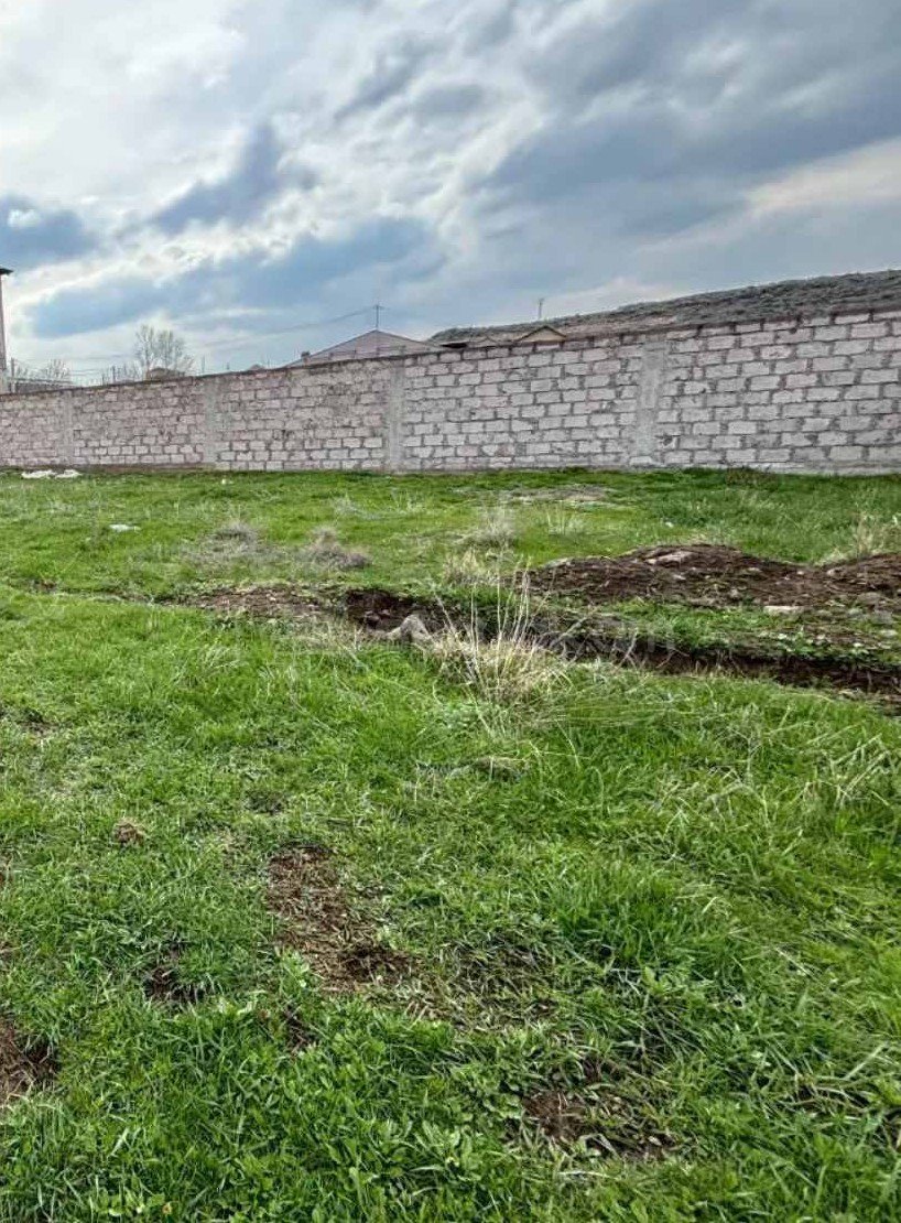 Բնակելի Նշանակության Հողատարածք, 300քմ, Խմելու Ջրով, Էլեկտրականությամբ, Պարսպապատ