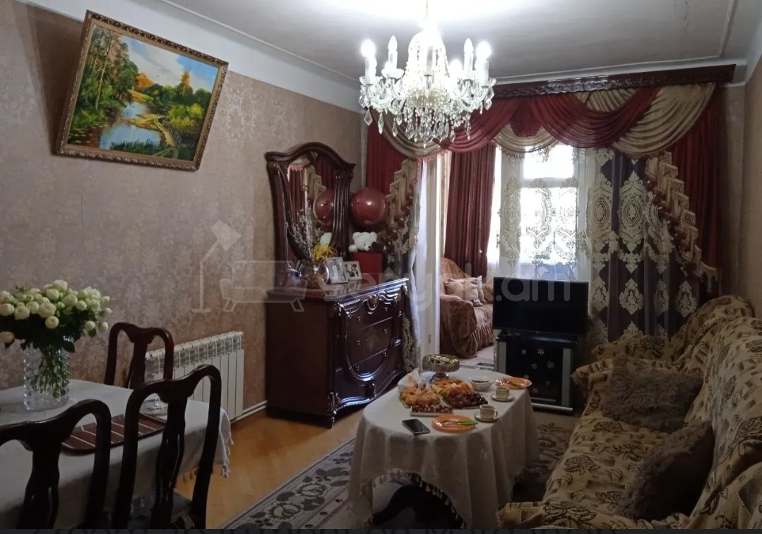 2 Սենյականոց Բնակարան Քարե Շենքում, 60քմ, 4/5 հարկ, Նորմալ Վիճակում, Կահավորված, Արևկող