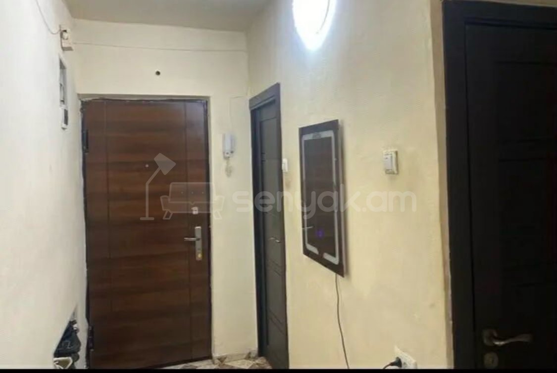 2 Սենյականոց Բնակարան Քարե Շենքում, 60քմ, 5/5 հարկ, Կապիտալ Վերանորոգված