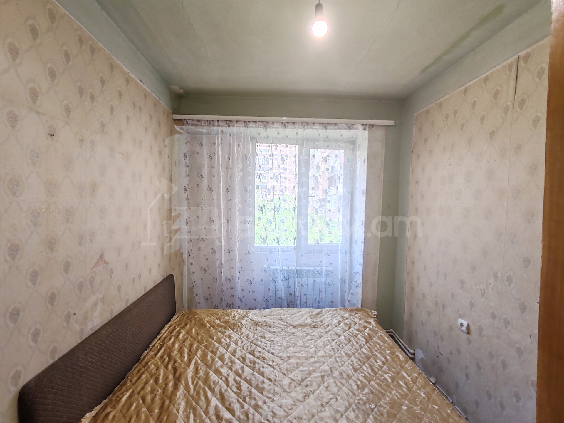 4 Սենյականոց Բնակարան, 90քմ, 3/9 հարկ, Նորմալ Վիճակում, Կահավորված