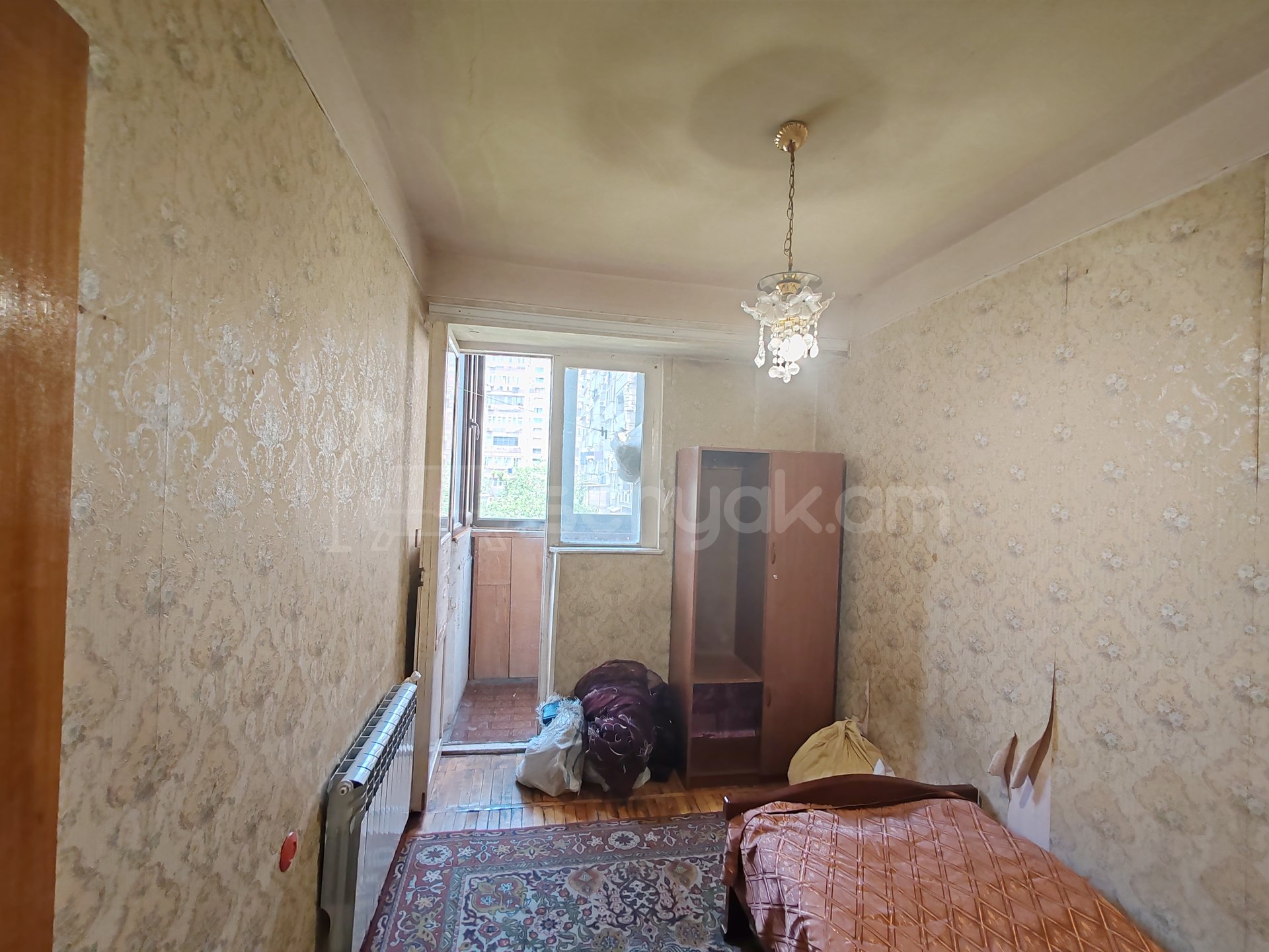 4 Սենյականոց Բնակարան, 90քմ, 3/9 հարկ, Նորմալ Վիճակում, Կահավորված