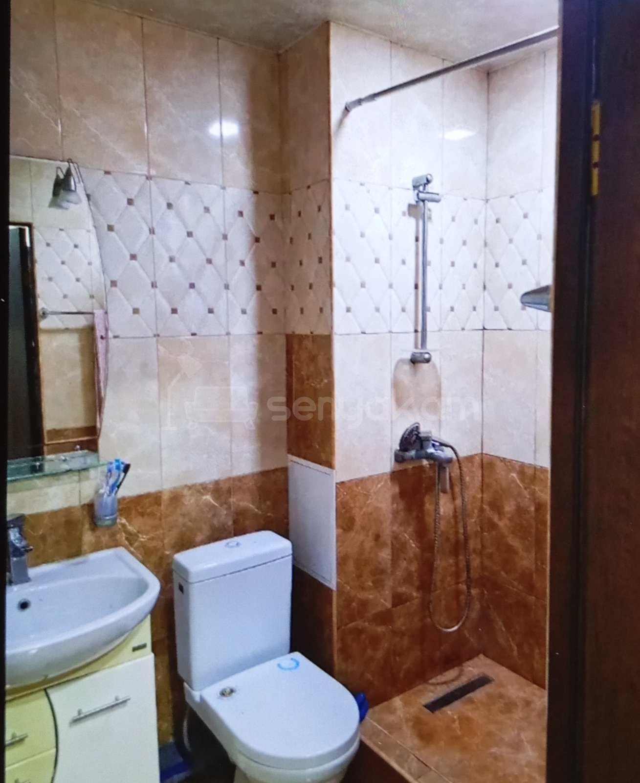 1 Սենյականոց Բնակարան Քարե Շենքում, 38քմ, 3/4 հարկ, Կապիտալ Վերանորոգված