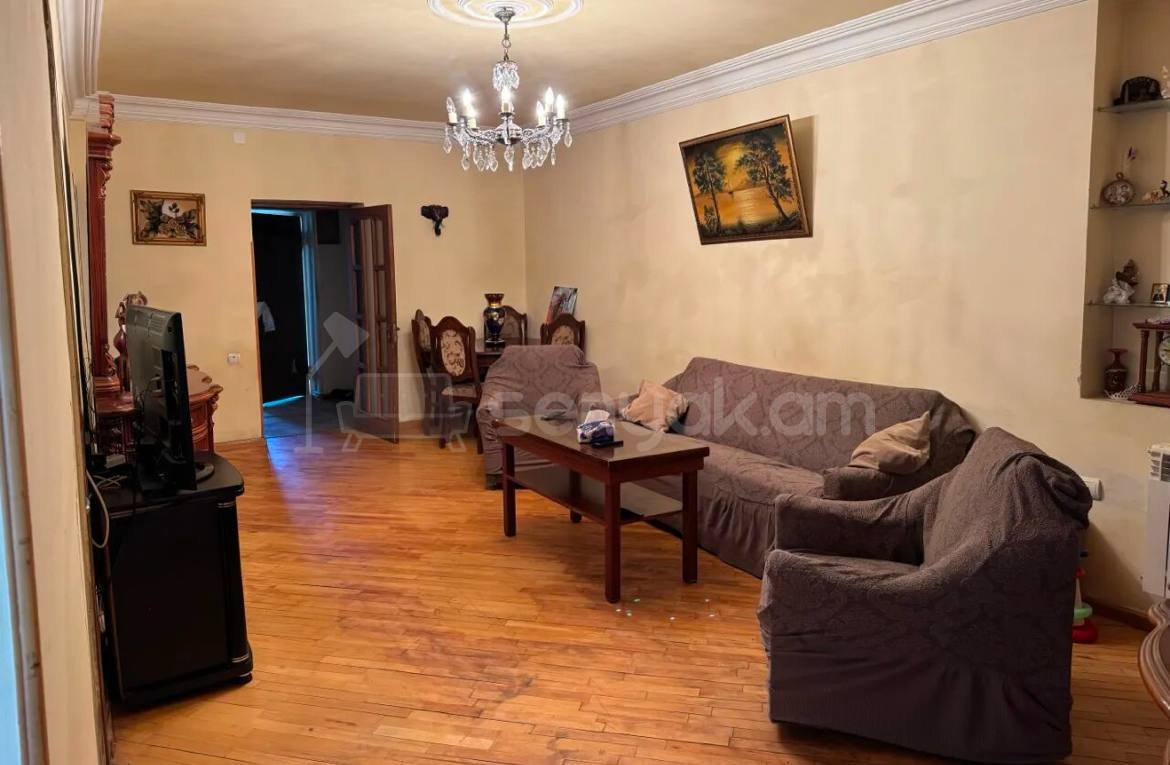 1 Սենյականոց Բնակարան Քարե Շենքում, 40քմ, 5/5 հարկ, Կոսմետիկ Վերանորոգված