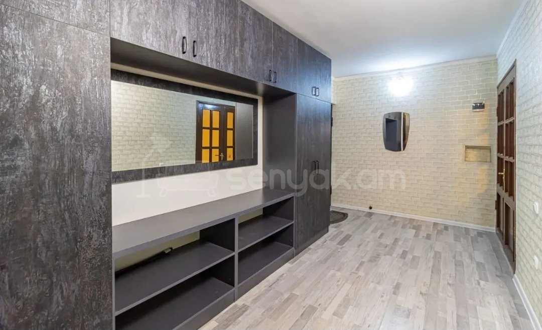 4 Սենյականոց Բնակարան, 108քմ, 2/5 հարկ, Կապիտալ Վերանորոգված