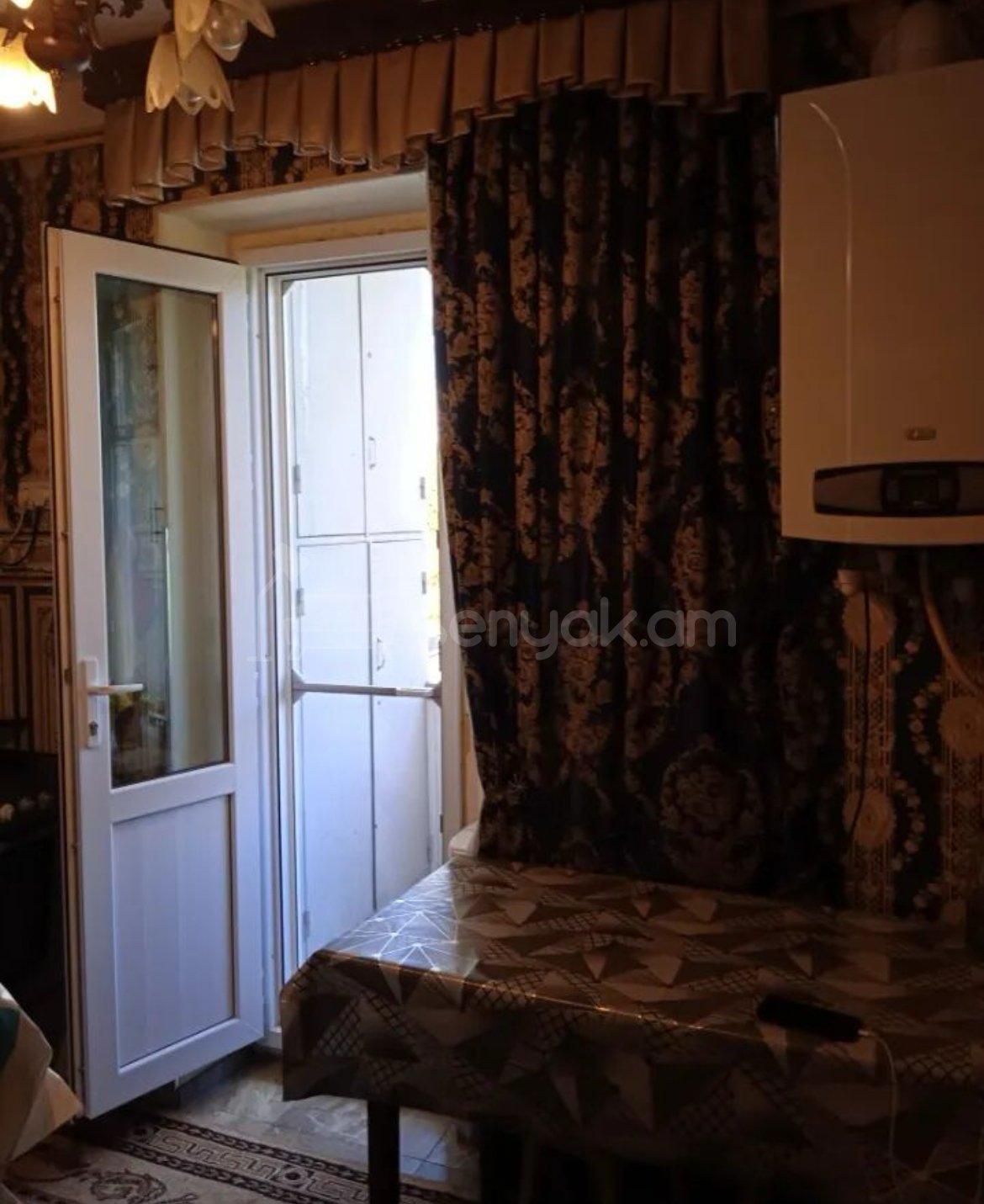 2 Սենյականոց Բնակարան Քարե Շենքում, 60քմ, 4/5 հարկ, Կապիտալ Վերանորոգված, Կահավորված