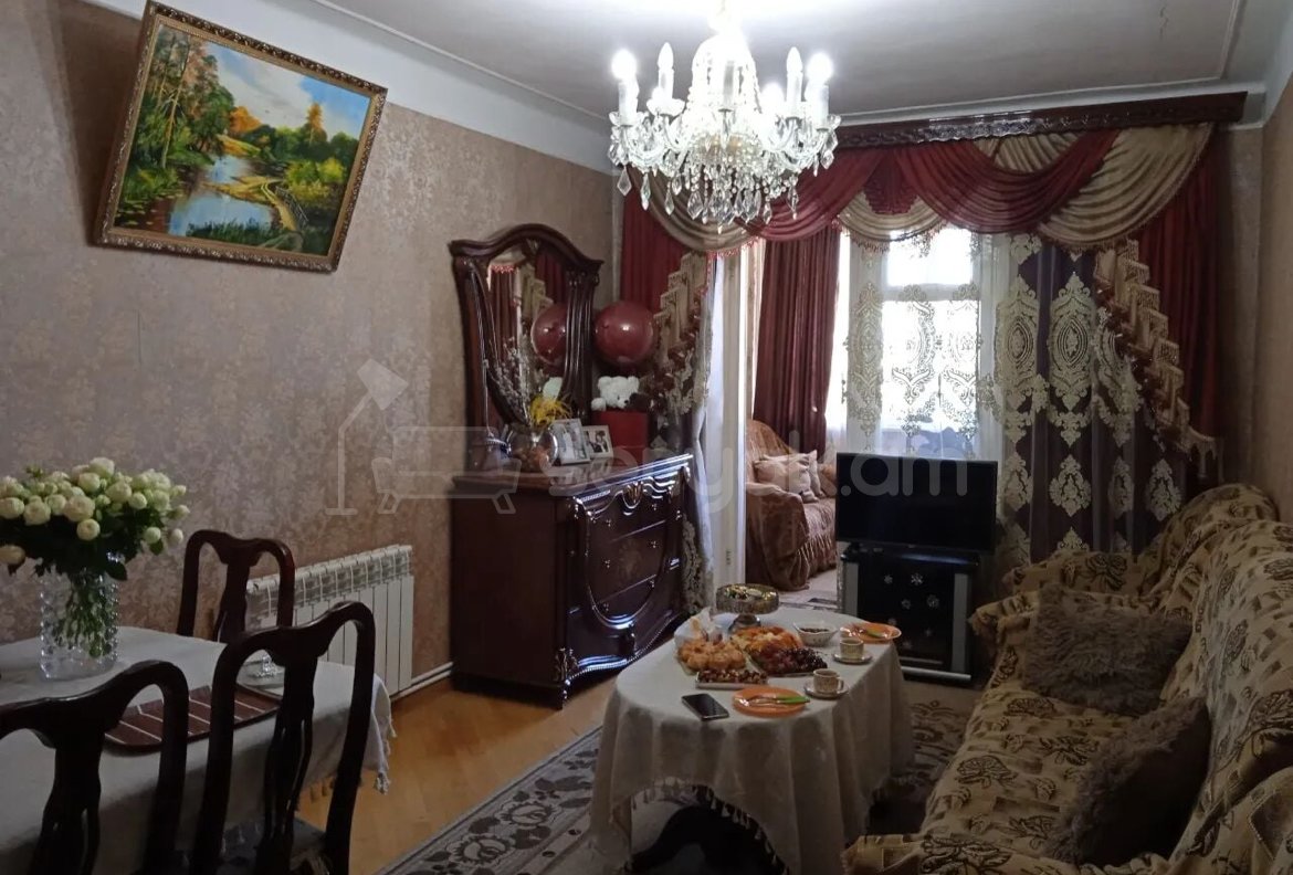2 Սենյականոց Բնակարան Քարե Շենքում, 60քմ, 4/5 հարկ, Կապիտալ Վերանորոգված, Կահավորված