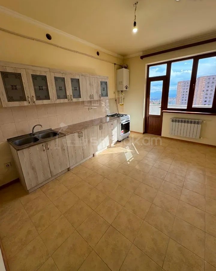 3 Սենյականոց Բնակարան Նորակառույցում, 107քմ, 7/14 հարկ, Կապիտալ Վերանորոգված