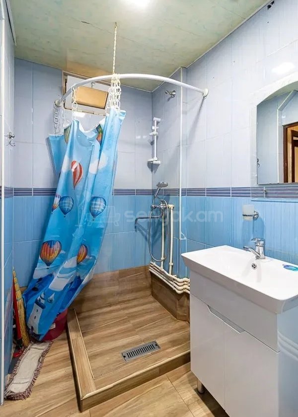 4 Սենյականոց Բնակարան, 108քմ, 2/5 հարկ, Կապիտալ Վերանորոգված