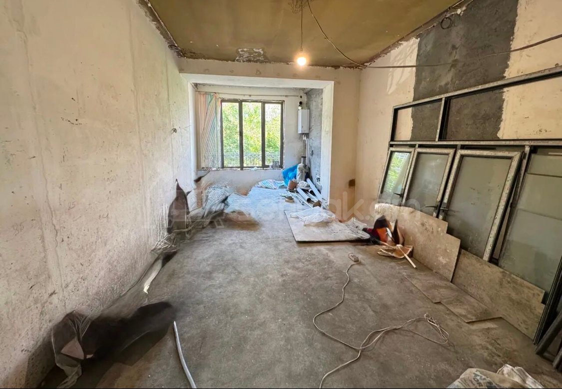 3 Սենյականոց Բնակարան Քարե Շենքում, 71քմ, 2/4 հարկ, Զրոյական Վիճակում