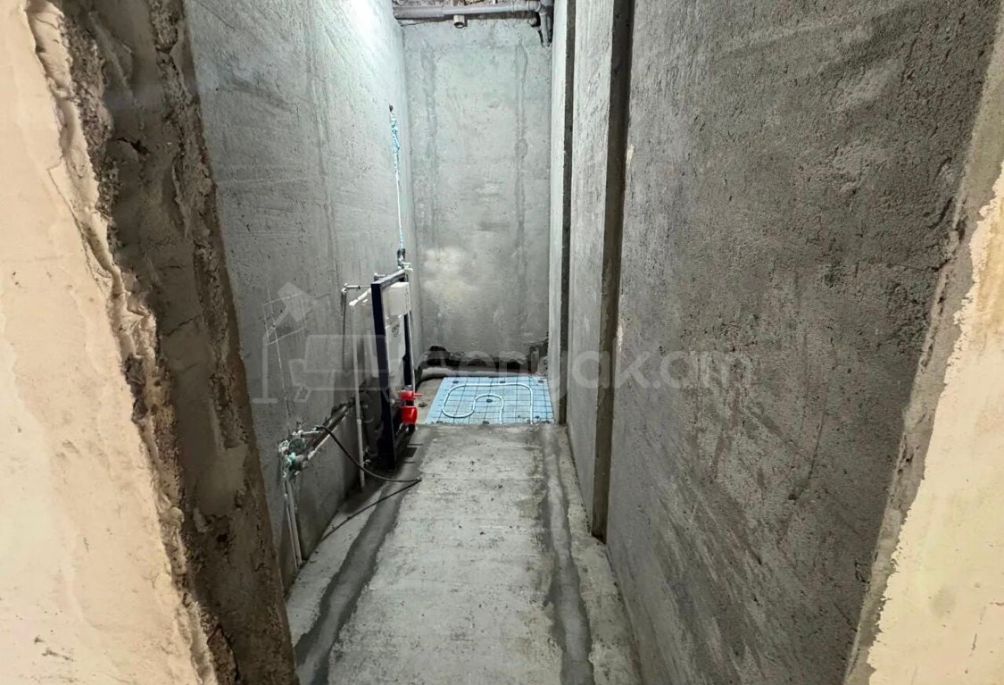 3 Սենյականոց Բնակարան Քարե Շենքում, 71քմ, 2/4 հարկ, Զրոյական Վիճակում