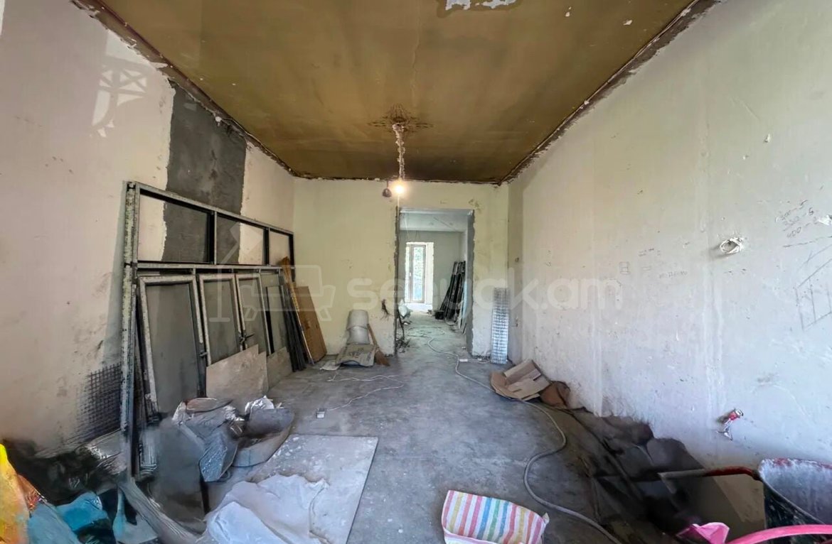 3 Սենյականոց Բնակարան Քարե Շենքում, 71քմ, 2/4 հարկ, Զրոյական Վիճակում