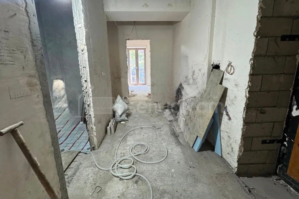 3 Սենյականոց Բնակարան Քարե Շենքում, 71քմ, 2/4 հարկ, Զրոյական Վիճակում