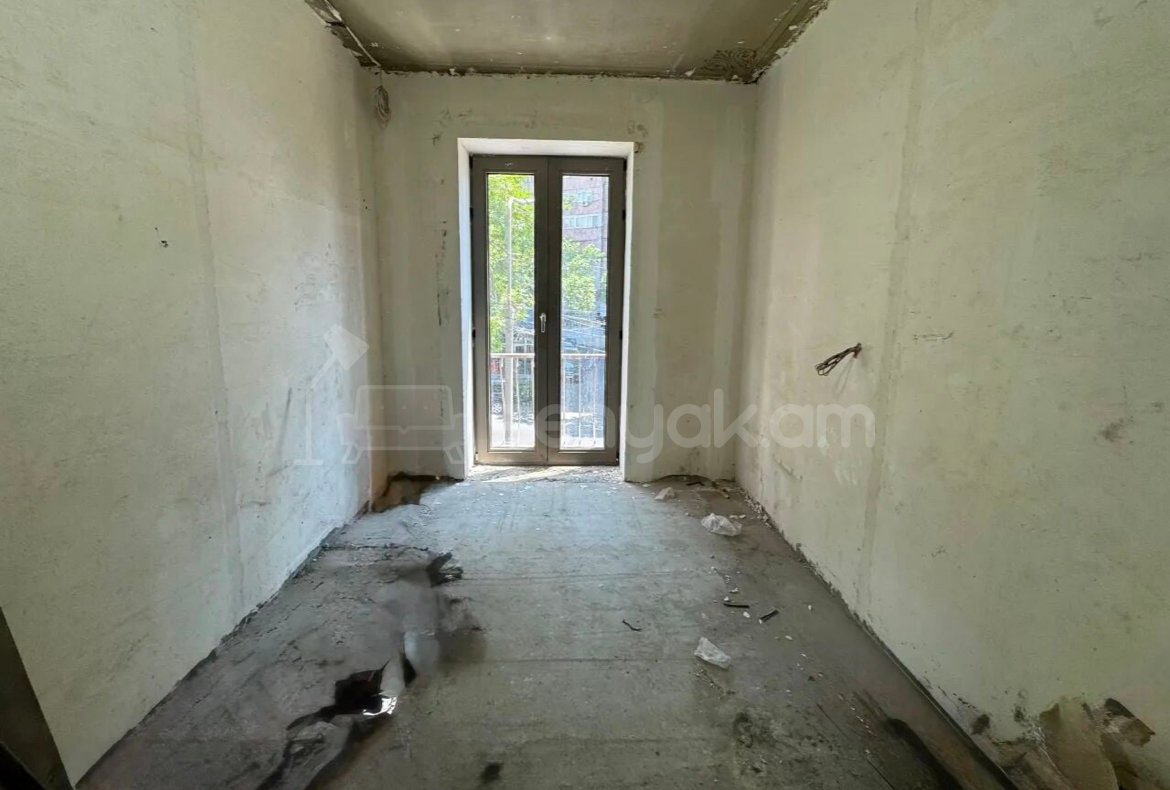 3 Սենյականոց Բնակարան Քարե Շենքում, 71քմ, 2/4 հարկ, Զրոյական Վիճակում