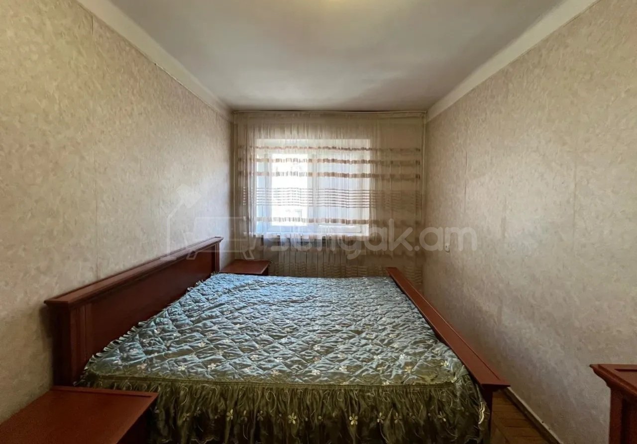 3 Սենյականոց Բնակարան Քարե Շենքում, 77քմ, 5/5 հարկ, Կապիտալ Վերանորոգված, Կահավորված