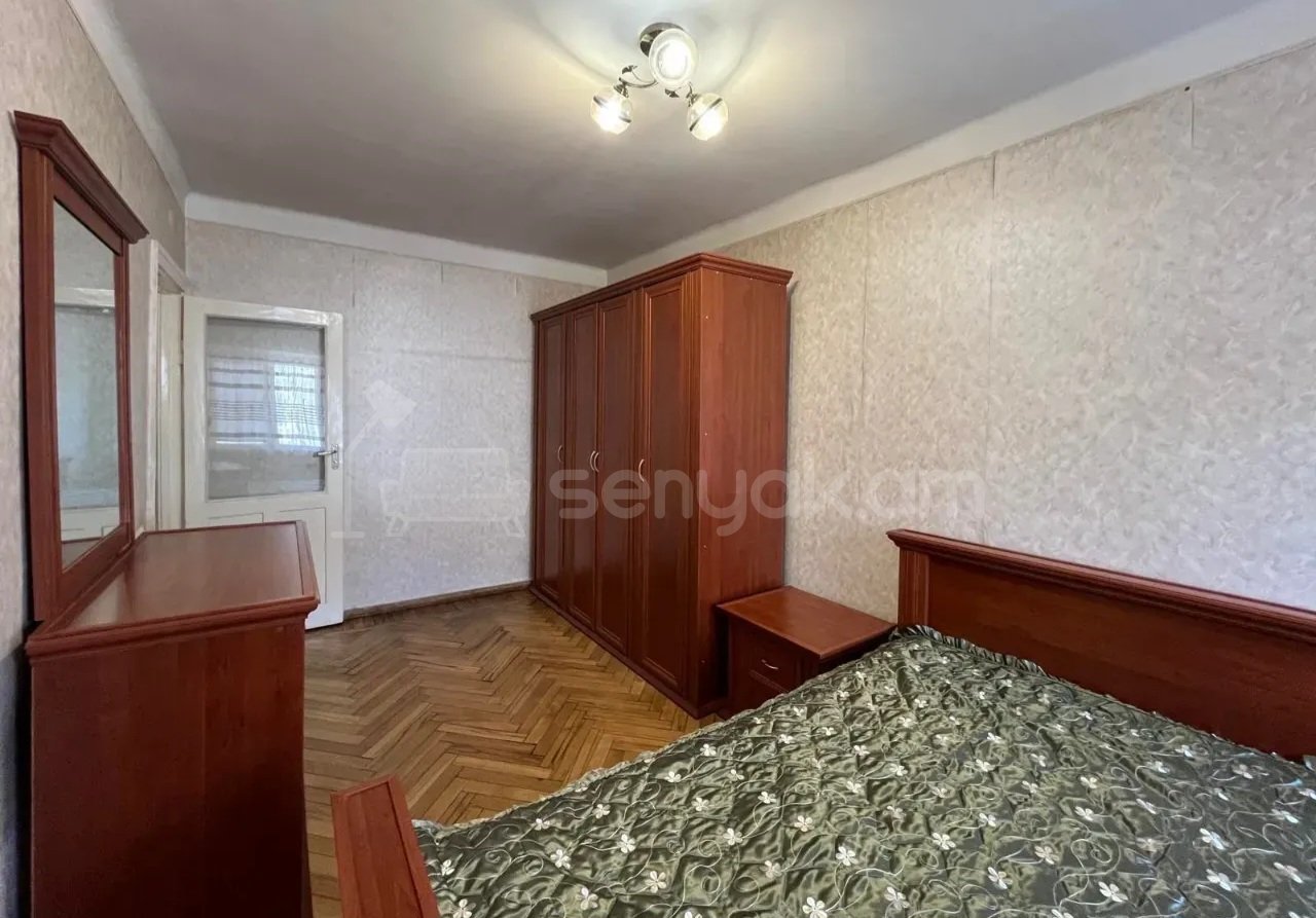3 Սենյականոց Բնակարան Քարե Շենքում, 77քմ, 5/5 հարկ, Կապիտալ Վերանորոգված, Կահավորված