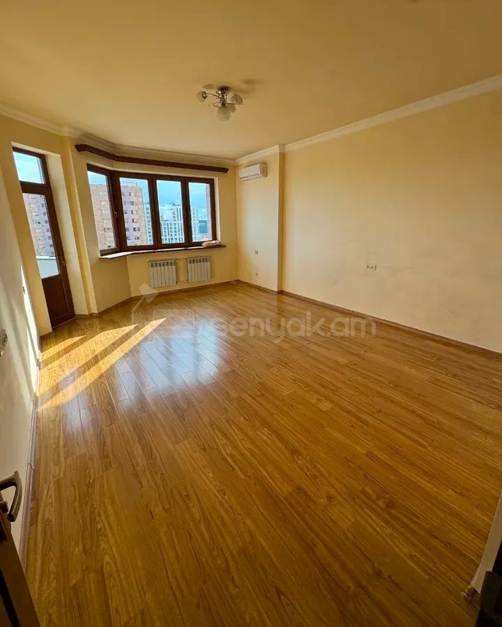 3 Սենյականոց Բնակարան Նորակառույցում, 107քմ, 7/14 հարկ, Կապիտալ Վերանորոգված
