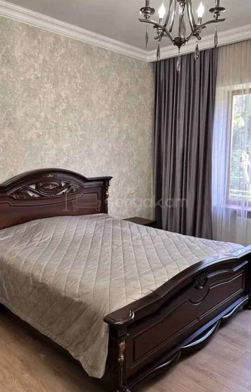 4 Սենյականոց Բնակարան Քարե Շենքում, 100քմ, 2/3 հարկ, Կապիտալ Վերանորոգված, Կահավորված, Արևկող