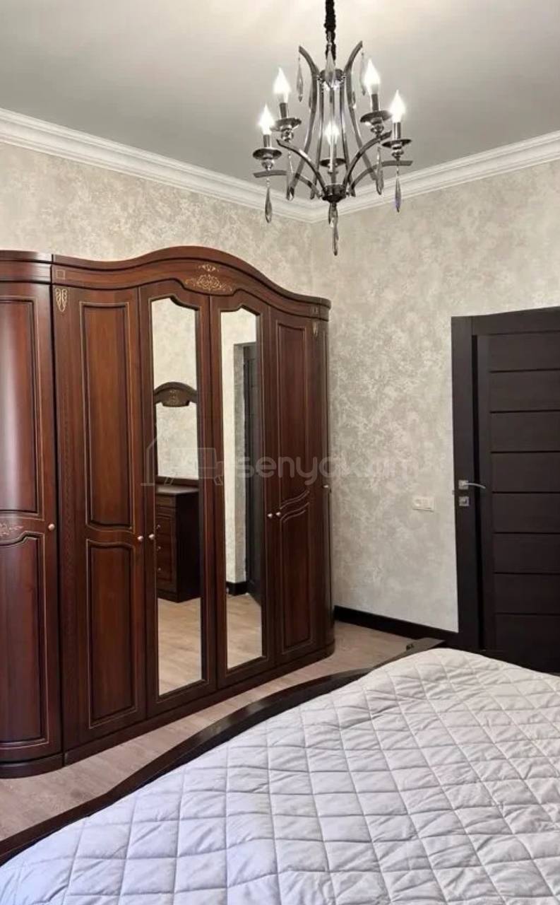 4 Սենյականոց Բնակարան Քարե Շենքում, 100քմ, 2/3 հարկ, Կապիտալ Վերանորոգված, Կահավորված, Արևկող