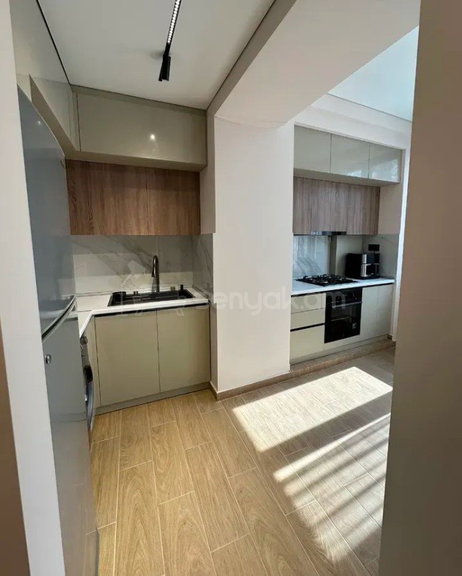 3 Սենյականոց Բնակարան Քարե Շենքում, 75քմ, 3/4 հարկ, Դիզայներական Վերանորոգված