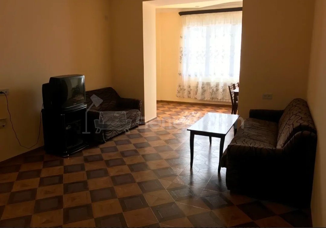 3 Սենյականոց Բնակարան Քարե Շենքում, 100քմ, 2/5 հարկ, Կապիտալ Վերանորոգված, Կահավորված, Արևկող