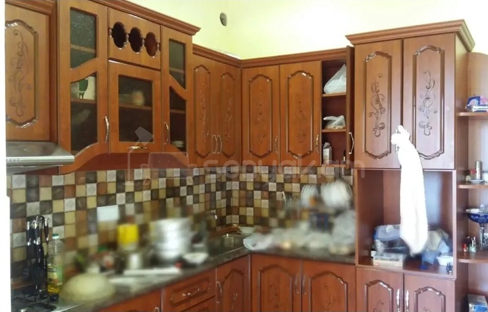 3 Սենյականոց Բնակարան Քարե Շենքում, 100քմ, 2/5 հարկ, Կապիտալ Վերանորոգված, Կահավորված, Արևկող