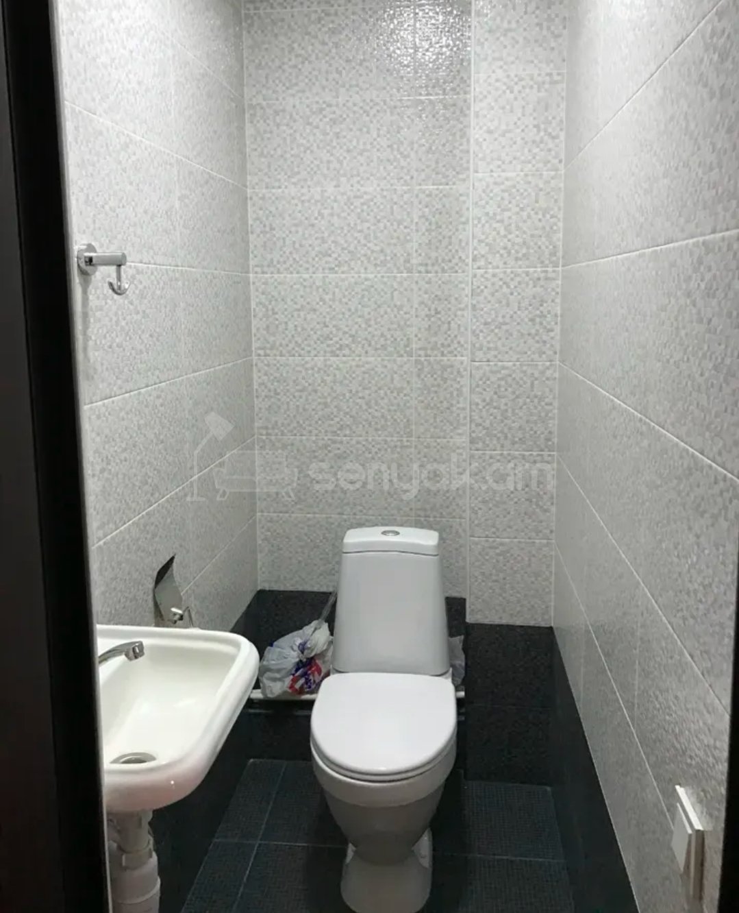 3 Սենյականոց Բնակարան Քարե Շենքում, 100քմ, 2/5 հարկ, Կապիտալ Վերանորոգված, Կահավորված, Արևկող
